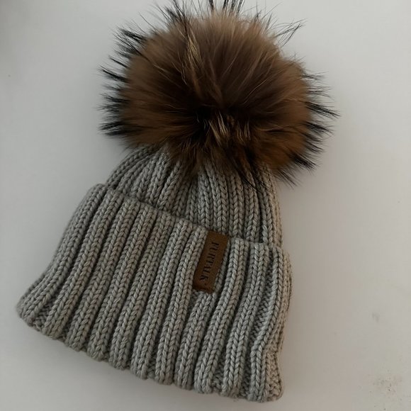 Fur Beanie/ Touque - Picture 3 of 3